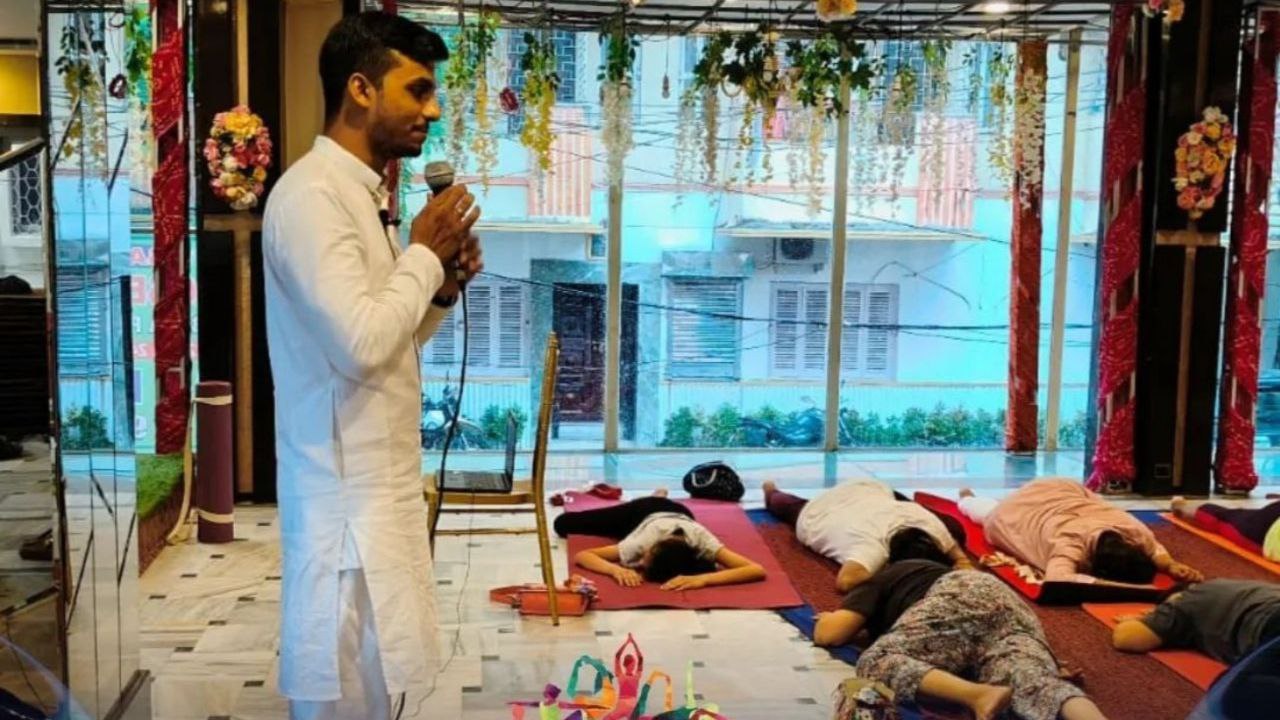 Yoga nidra, international yoga day, yogawithsandy, group yoga, family yoga, relaxing yoga session